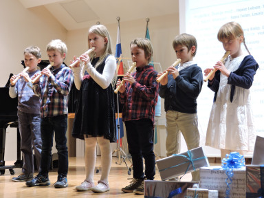 Jurij Černuta, Anže Vončina, Neli Kovačič, Miha Kutin, Liam Kutin in Maruša Pretnar